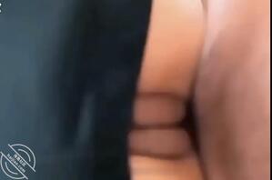 今天终于把王英草了，内射了，偷拍她尿尿很久了，已成年2