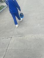 公司偷拍玉足和白袜1