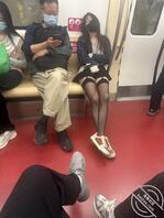 高铁偷拍、地铁情趣吊带丝袜0