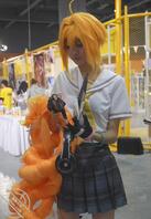 漫展上抄底金发小妹1