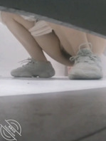 想看偷拍jk女生上厕所，或者女学生的求大佬分享分享一些2