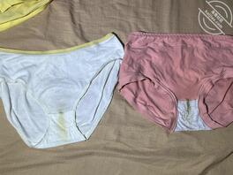 用小姨子的内裤打飞机！黄色的分泌物你们谁舔过？0