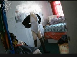 【我和我妈】观音坐莲的看着老妈浑圆的屁股，操老妈的逼太爽了0