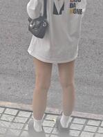 偷拍各种美腿骚货0