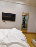 （原创）进门就穿着黑丝扭屁股直接带着黑丝操她，最后狠狠的射在内衣上带回家0