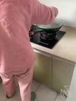 (原创)寒冷的天妈妈做的一顿饺子是真的有滋味!妈妈居然想让我成家了!2