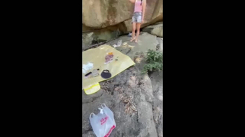 领别人媳妇五一去山涧野餐打炮哈哈哈野战