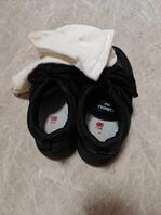 分享昨天和今天表妹给我的鞋袜