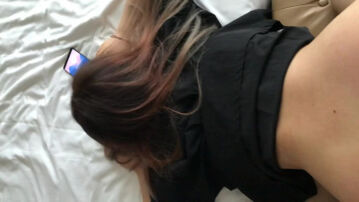 真实调教，对白清晰。电话另一头的闺蜜说&ldquo;哈哈哈，你在干嘛&rdquo;-期待续集