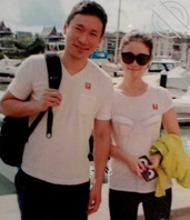 《经典贴》小夫妻泰国普吉岛旅游 洗手间做爱视频泄密 风骚人妻被猛操0