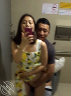 《经典贴》小夫妻泰国普吉岛旅游 洗手间做爱视频泄密 风骚人妻被猛操2