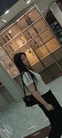 厕拍极品小姐姐露脸，还敢瞪我就把你挂网上0