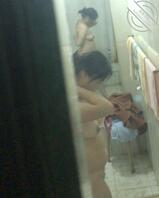 偷拍女邻居洗澡1