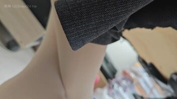 偷拍丝袜骚脚熟女