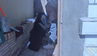 【原创视频】3.带着老婆露天大院做爱，又在灶台上高潮，又刺激又怕被发现1