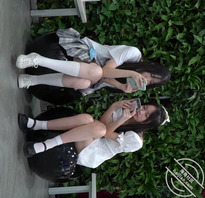 两个极品颜值学生妹逛商场被抄底1