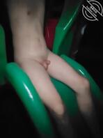 各种地方露出，公园，楼道，儿童设施， 求任务 返图0