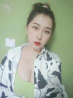 天津一个巨乳母狗反差特别大，自己开店，巨反差1