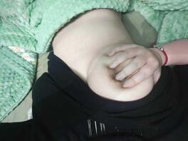 天津一个巨乳母狗反差特别大，自己开店，巨反差2