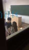 胡金戈女班主任和16岁学生教师做爱