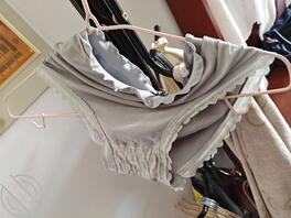 偷拍骚货同事的宿舍1