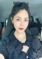 【原创】听见嫂子在洗澡,我躲在房间脱下裤子跟嫂子做爱,嫂子还穿上了黑丝袜1