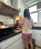 【原创】姐姐在打扫卫生,姐夫在卧室打王者,忍不住强上了姐姐,还惊动了姐夫0