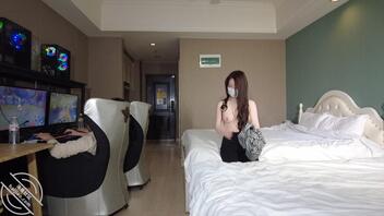 (58) 原创视频 游戏or人妻 哪个好玩?老婆第一次单独赴约 0