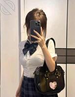 原创:超级调皮可爱的高颜值小姨子被我和朋友站起来的蹬,3p轮操,超强冲击1