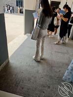 考了一场试，看到这么多年轻的肉体。忍不住拍了两张。有喜欢的吗？1