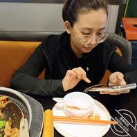 广州花都离异反差会计婊公共厕所淫贱母狗杜健君为业务主动送上门给客户随便玩2