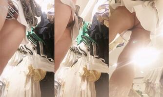 游走在大街小巷商超尾随穿裙子和性感紧身牛仔裤美女近距离抄底偷拍0