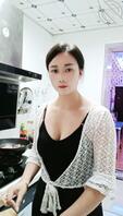 做家政的妈妈4 陪我妈去医院,中午回来趁她做饭,翻她手机看到了让我心碎的0