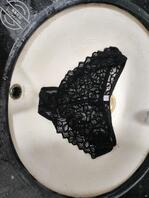 偷拍表姐内裤。0