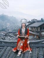 偷拍表姐内裤。2