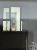 发现对面楼洗澡不关门1