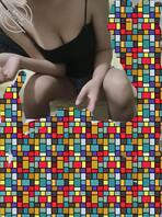 【原创6我有个漂亮的姐姐,我想日她】半夜发现姐姐看黄色,偷偷在卫生间自慰2