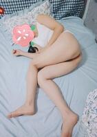 (原创)离异亲姐姐住我家!姐姐穿新买的情趣内衣勾引我,勾引完了还不让我操0