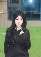 河南19岁反差嫩妹【李鑫楠】 与男友啪啪视频被爆流出，年纪虽小，但性欲强！2