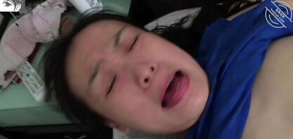 超极品的敏感熟女骚阿姨，大肉穴连续痉挛高潮，这表情这淫叫真让人受不了0