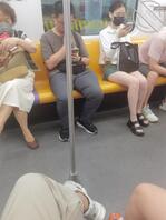 地铁骚腿，又白又嫩又长1