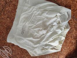 一个女生的鞋子内衣裤2