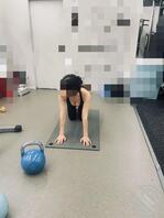 (原创)46今晚好好琢磨一下,明天看看把母狗房东按在哪个公厕操比较好2