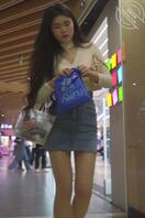 大波浪牛奶短裙小姐姐肉丝白内