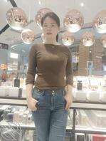重庆荣昌，我妈是小学老师，我用Al把衣服去掉，弄些骚动作来看看。