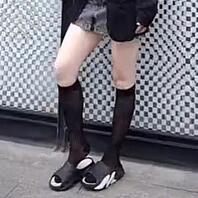 母子足交(出租车上的母子)0