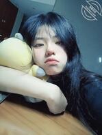 亲生妹妹(已成年),睡觉前下玩弄一晚上,差点被爸妈发现0