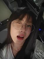 第一次在车上自慰，好爽0