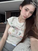 感觉脸上干干的，想要学长对着我打飞机，用学长的精液给我护肤