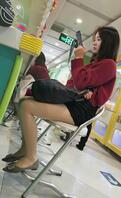 【偷拍】商场里有韵味的少妇宝妈的丝袜美腿，羡慕她老公0